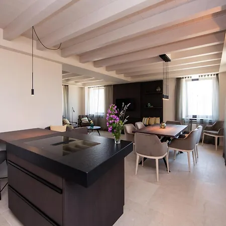 Апартаменты Maison Selva - Torre Limonaia Hideaway With Pool And Private