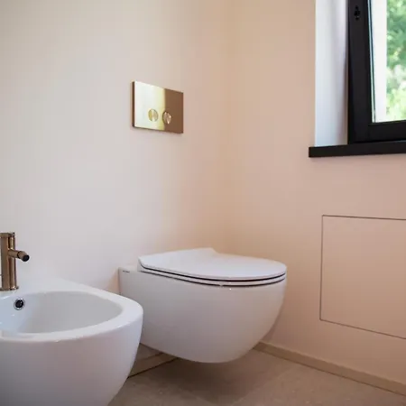 Апартаменты Maison Selva - Torre Limonaia Hideaway With Pool And Private